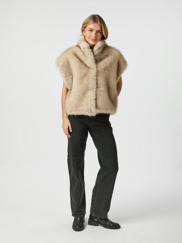 Neo Noir - Kevini Faux Fur Vest Beige