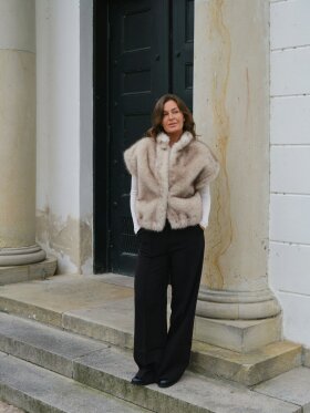 Neo Noir - Kevini Faux Fur Vest Beige