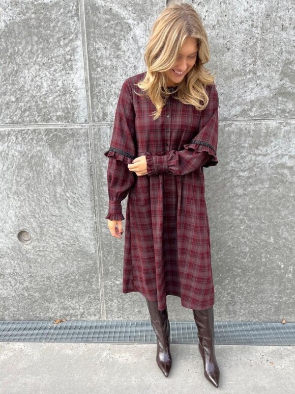 STORIES FROM THE ATELIER - The Reason Why Dress Bordeaux