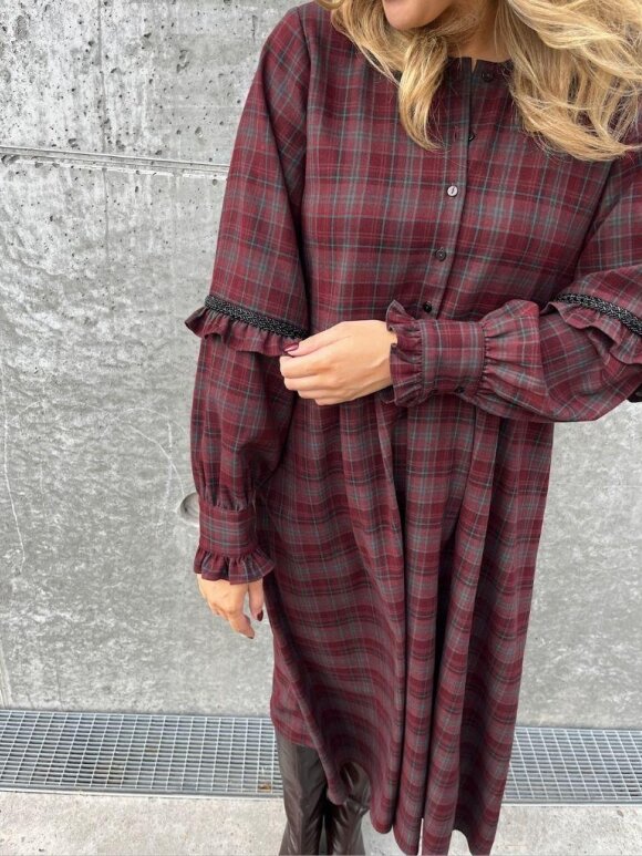 STORIES FROM THE ATELIER - The Reason Why Dress Bordeaux