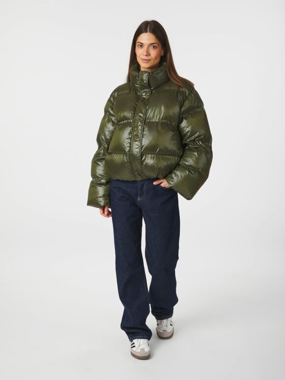 Neo Noir - Rhea Shiny Puffer Jacket Olive