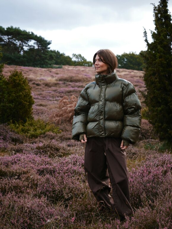 Neo Noir - Rhea Shiny Puffer Jacket Olive
