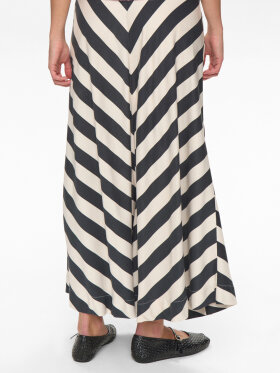 Numph - NUMinzu Skirt Caviar