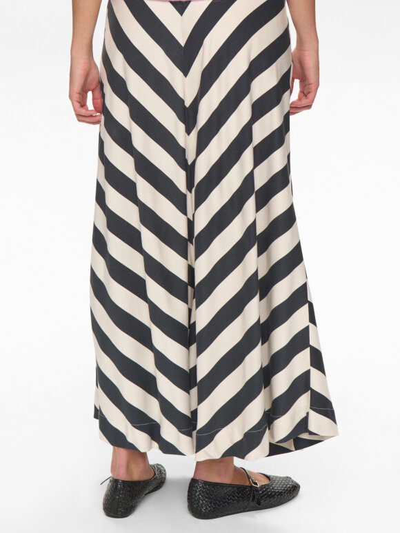 Numph - NUMinzu Skirt Caviar
