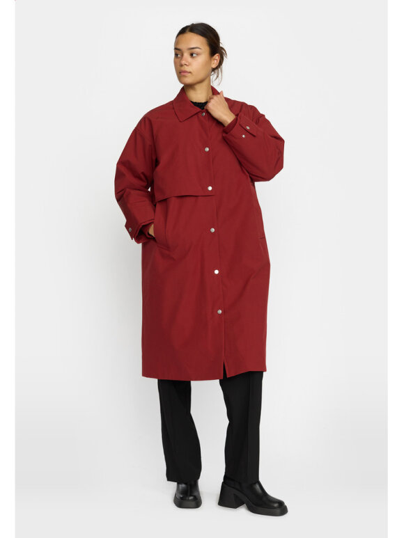 Selfhood Dame - Trenchcoat Red