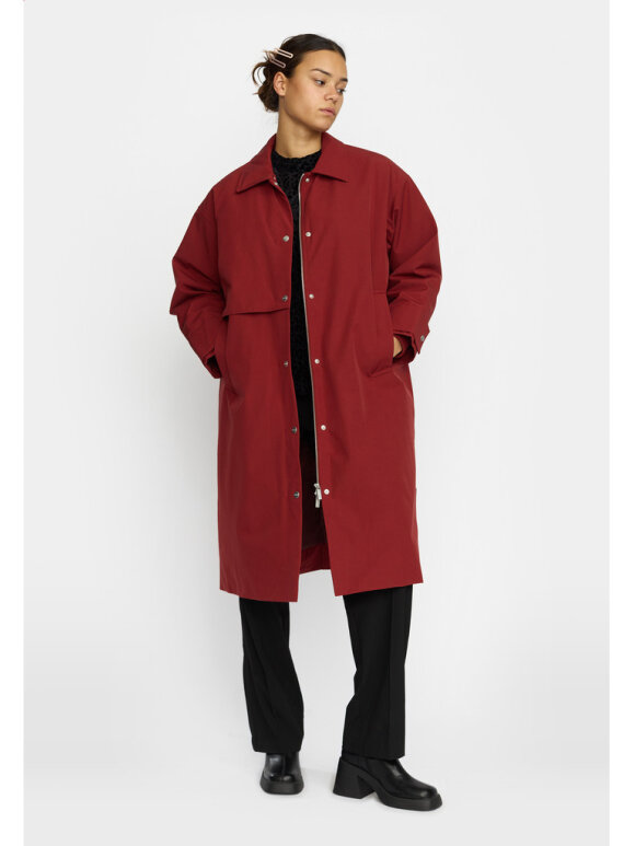 Selfhood Dame - Trenchcoat Red