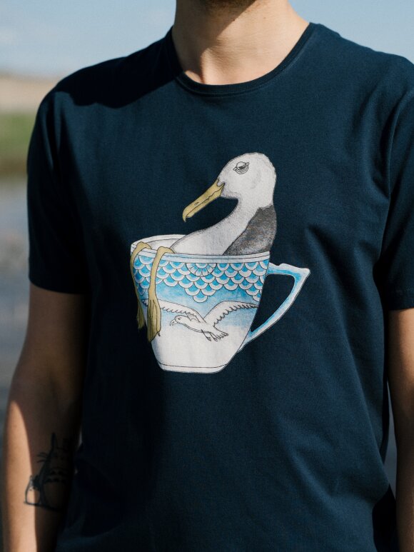 Lakor - Seagull in a cup t-shirt