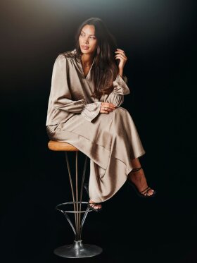 Neo Noir - Amara Heavy Sateen bedez blous Neo Noir - Amara Heavy Sateen bedez blous