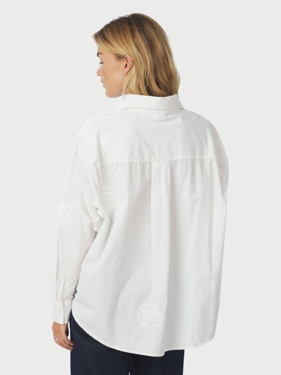 Neo Noir - Dalma Dori Emb Shirt White