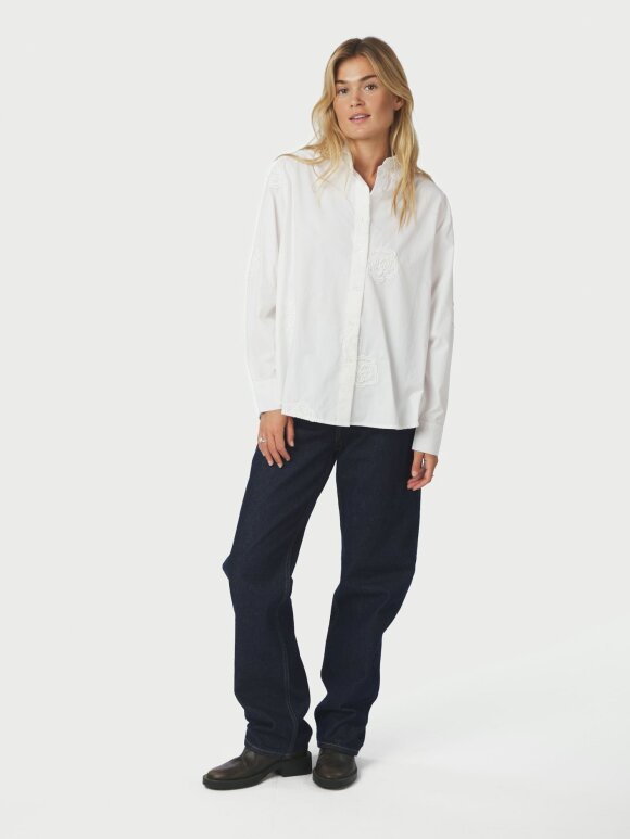 Neo Noir - Dalma Dori Emb Shirt White