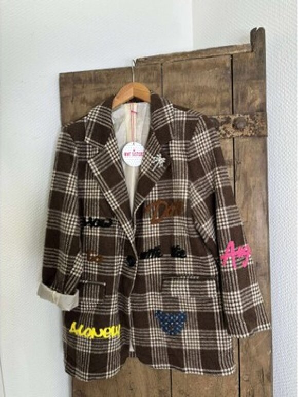 Not Sisters - How to date Blazer Brown check