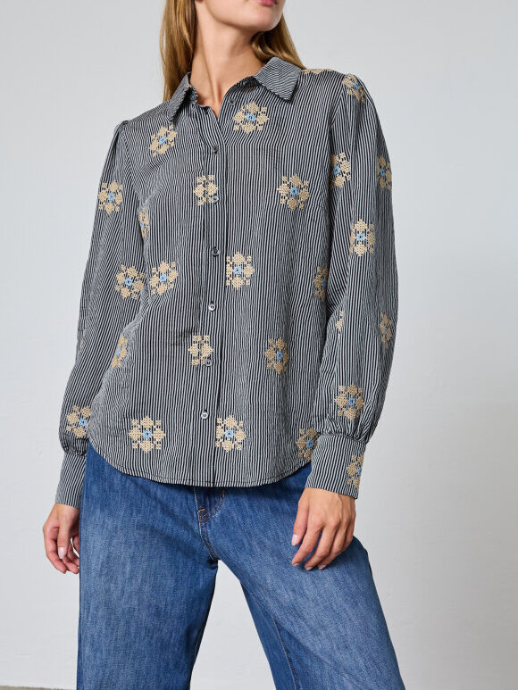 Love & Divine - Love919-19 Shirts Black Stripe