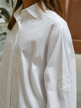 Neo Noir - Dalma Dori Emb Shirt White