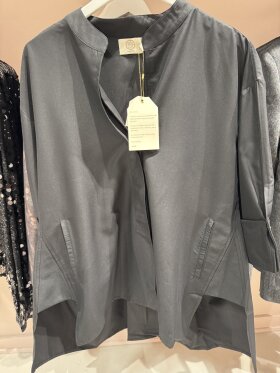 WAUW - Luna Shirt Wauw Black WAUW - Luna Shirt Wauw Black