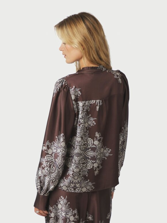 Neo Noir - Massima Paisley Border Blouse