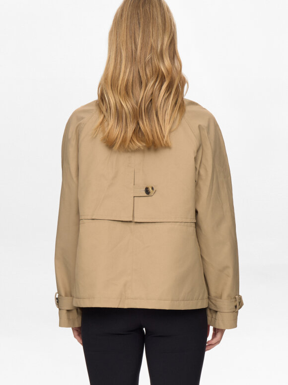 Numph - NUFlorian Short Jacket Sesame