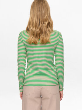 Numph - NUMelany LS Blouse Vibrant Green Numph - NUMelany LS Blouse Vibrant Green