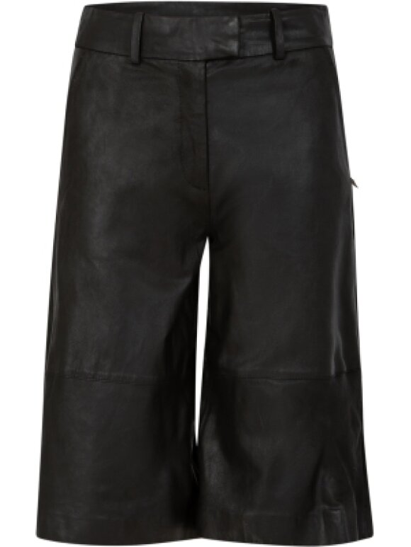 Coster Copenhagen - Leather Shorts Petra fit black