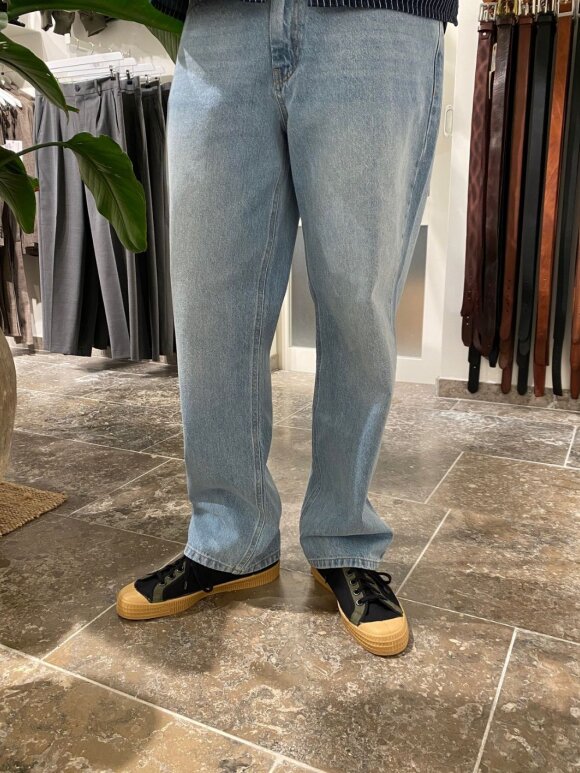 Plenum Studio - Fender Enigma Lt. blue Jeans