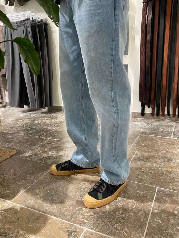 Plenum Studio - Fender Enigma Lt. blue Jeans