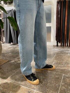 Plenum Studio - Fender Enigma Lt. blue Jeans