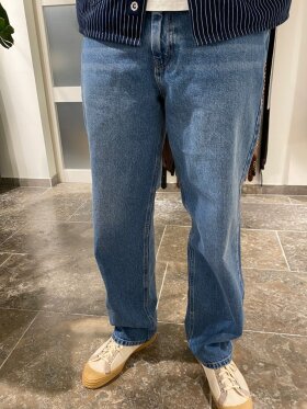 Plenum Studio - Fender Enigma Midblue Jeans