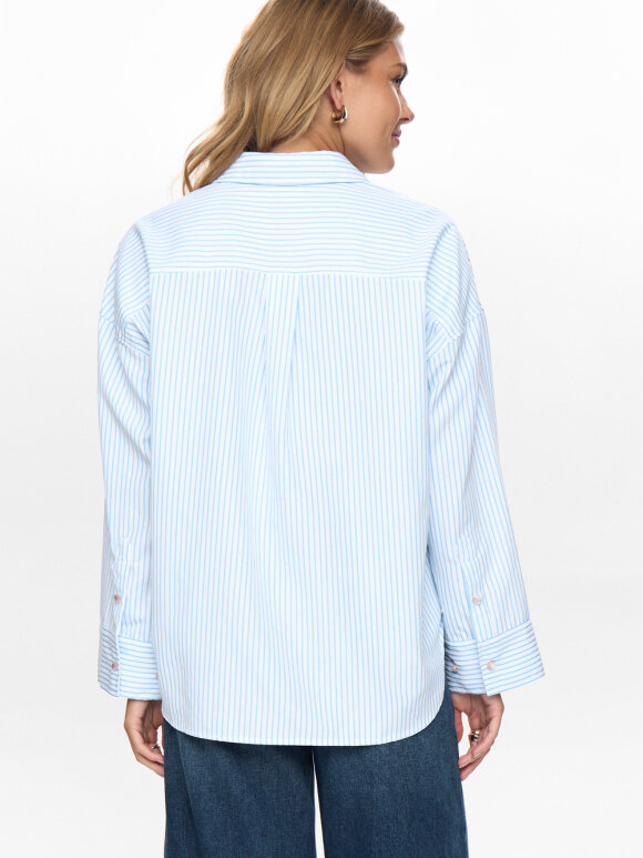 Numph - NUAshley Embroidery LS Shirt