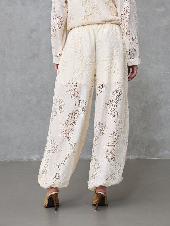 Love & Divine - Love1525 Buks