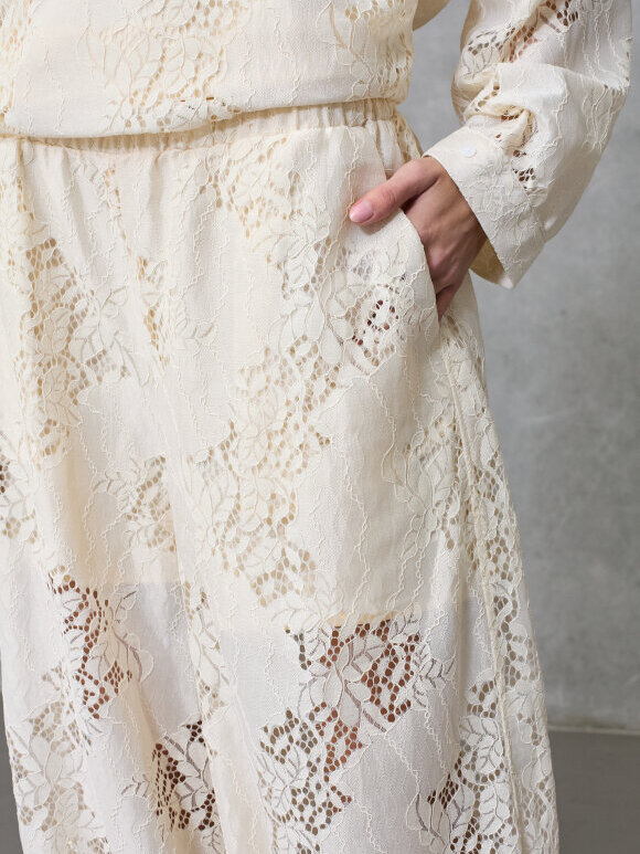 Love & Divine - Love1525 Buks