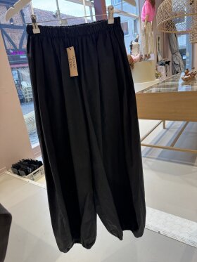 Amaze Cph - Emma Pant Black