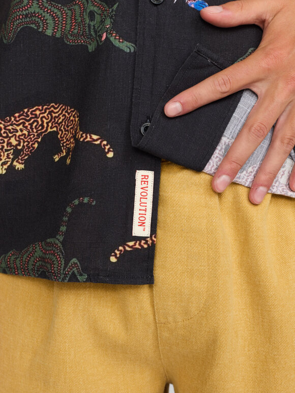 Revolution - Short -Sleeved Cuban Shirt