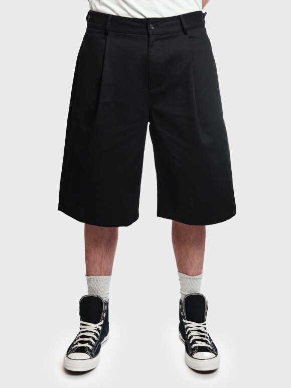 LAU--LAU - Wide pleated shorts black