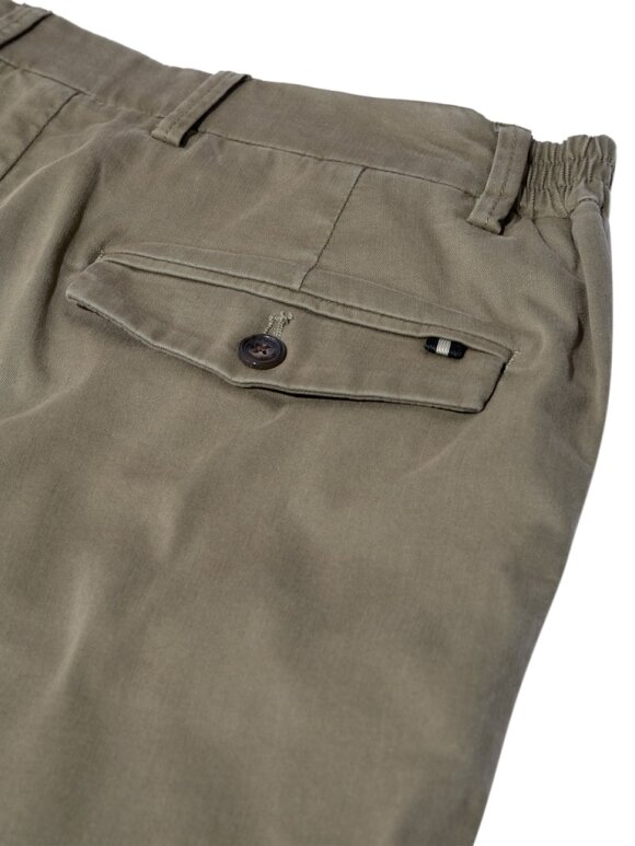 Mos Mosh Gallery - MMGPenn Paper Shorts