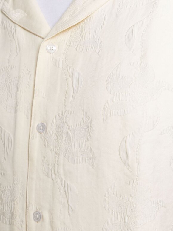 Plenum Studio - Berry Flower