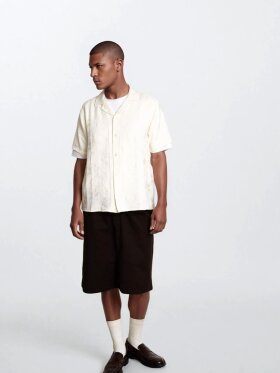 Plenum Studio - Berry Flower Plenum Studio - Berry Flower