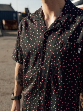 Lakor - Sprinkle Lakridspibe SS Shirt Lakor - Sprinkle Lakridspibe SS Shirt