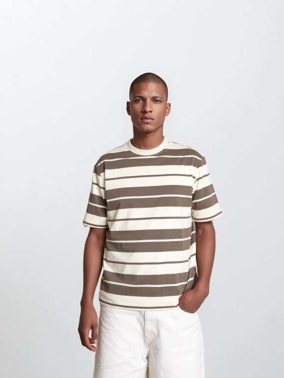 Plenum Studio - COMO TEE