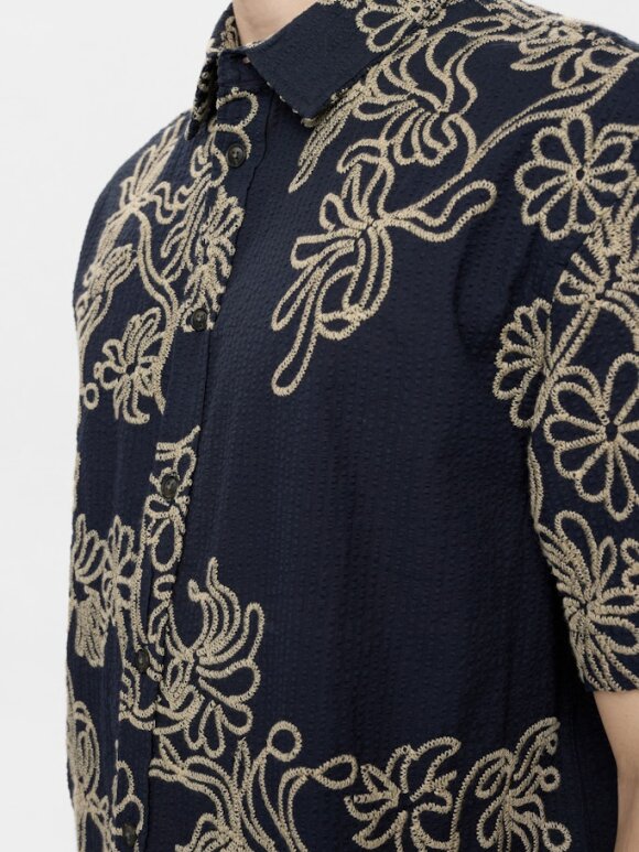 Anerkjendt - AKOTTO Emb SS Shirt