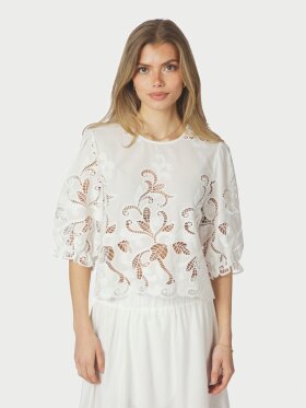 Neo Noir - Fia Embroidery Blouse White
