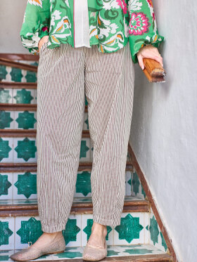 Black Colour - BCAlly Barrel Pant Creme Black Colour - BCAlly Barrel Pant Creme