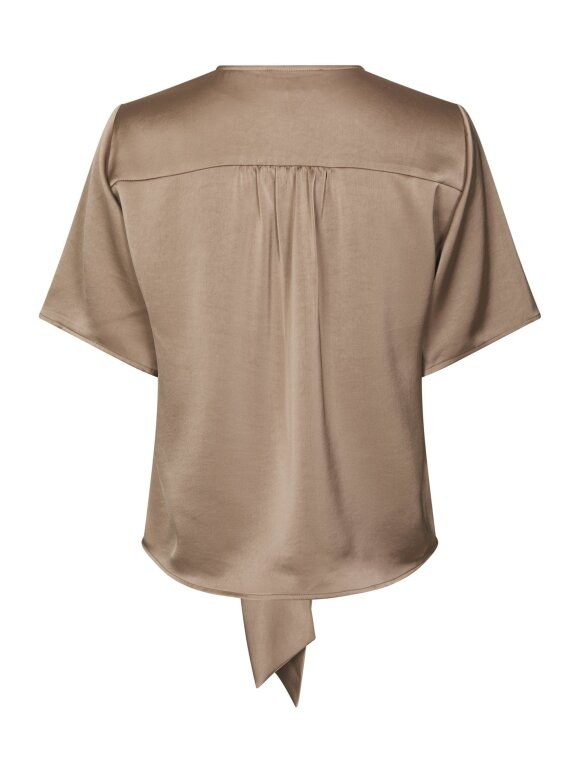Neo Noir - Casadina Heavy sateen Blouse
