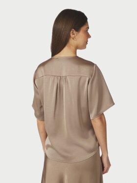 Neo Noir - Casadina Heavy sateen Blouse Neo Noir - Casadina Heavy sateen Blouse
