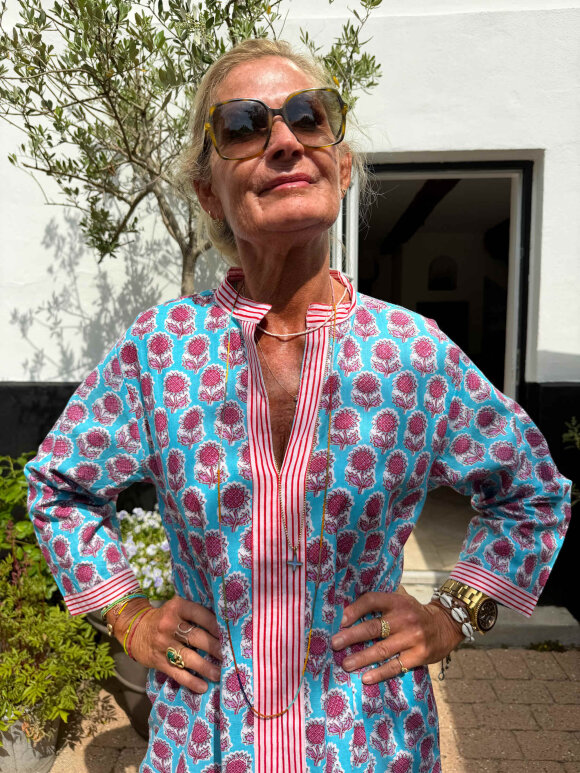 Cabana Living - Mala kjole blå m. røde strib