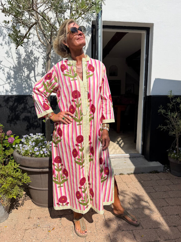 Cabana Living - Elva Kjole pink sand blomst