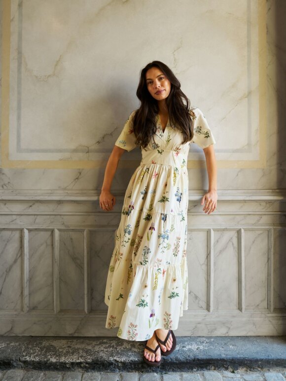 Neo Noir - Gardene Flower Rank Dress off