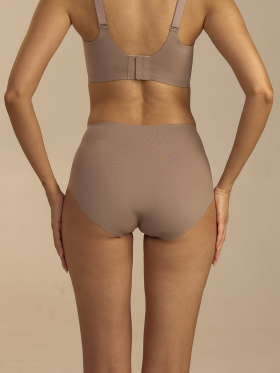 Femifemme - Invisible maxi Trusse Mocha Femifemme - Invisible maxi Trusse Mocha