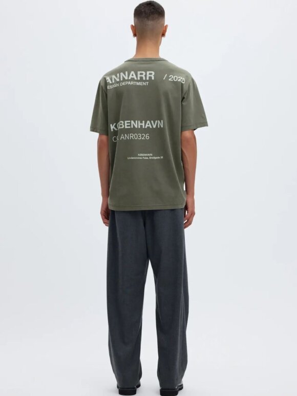 ANNARR - ANRRO Location SS O-Neck Tee