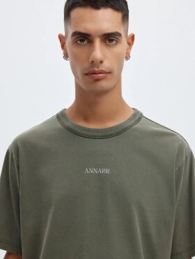 ANNARR - ANRRO Location SS O-Neck Tee ANNARR - ANRRO Location SS O-Neck Tee