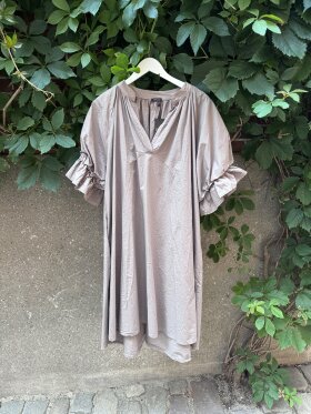 Qnuz - Dress w Ballon Sleeves