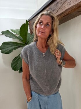 Cabana Living - Mohlin Vest Light Grey Cabana Living - Mohlin Vest Light Grey